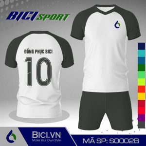 áo bóng đá thân trắng quần xám