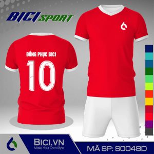 Bộ thể thao màu đỏ kết hợp trắng rực rỡ