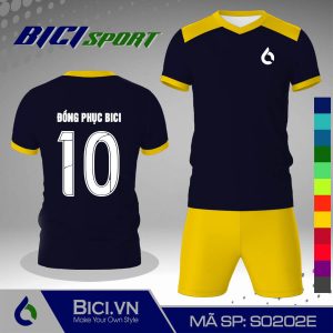 Set áo đá banh màu xanh đen phối vàng cúc năng động