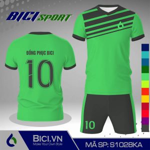 Set đồ bóng đá màu xanh ngọc kết hợp hoa văn màu phong cách