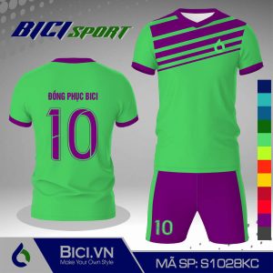 Set đồ bóng đá màu xanh ngọc kết hợp hoa văn màu nổi bật
