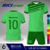 Set đồ bóng đá màu xanh ngọc kết hợp hoa văn màu ấn tượng