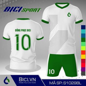 Bộ thể thao màu trắng kết hợp viền màu phong cách