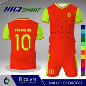Mẫu đồ bóng đá màu đỏ tươi phối tay viền màu rực trỡ